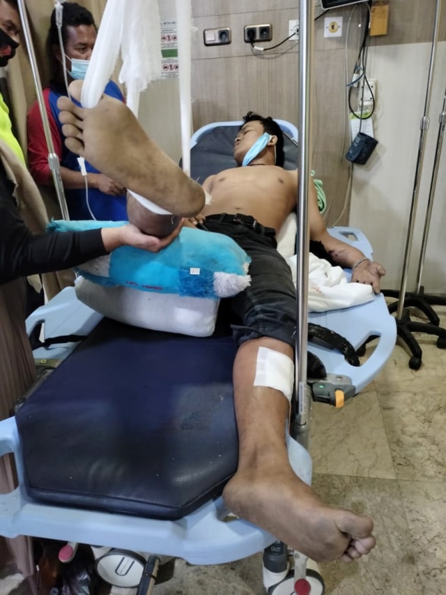 Salah seorang penumpang saat mendapatakan perawatan di Rumah Sakit. Foto: Dok. Istimewa