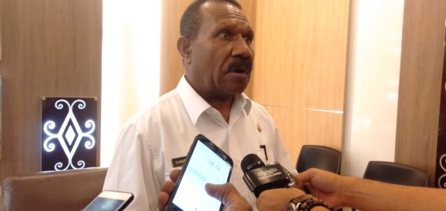 Bupati Tambrauw, Gabriel Asem