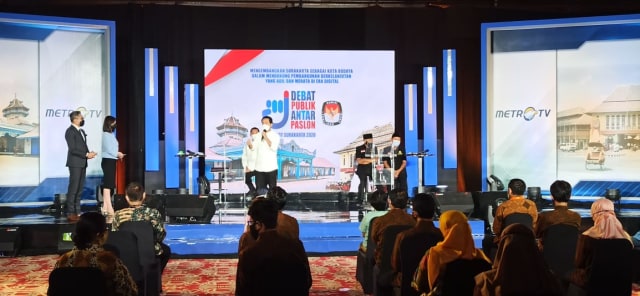 Paslon 01 menyampaikan bahwa ada TPS mobile yang dapat menyejahterakan sopirnya. Paslon 02 justru mengkhawatirkan pengepul sampah apabila mengumpulkan sampah dengan lahan terbatas