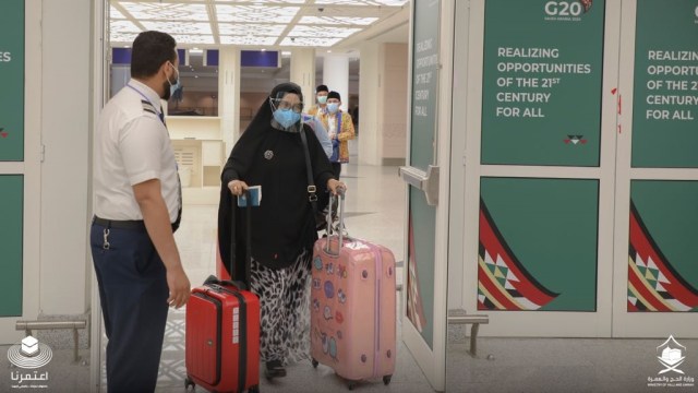 Jemaah umrah Indonesia kloter 3 tiba di Jeddah, Minggu (8/11/2020). Foto: Kementerian Haji Arab Saudi