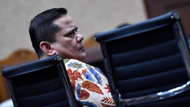 Terdakwa kasus dugaan suap penghapusan red notice Djoko Tjandra, Irjen Pol Napoleon Bonaparte menjalani sidang lanjutan di Pengadilan Tipikor, Jakarta, Senin (9/11). Foto: Sigid Kurniawan/ANTARA FOTO