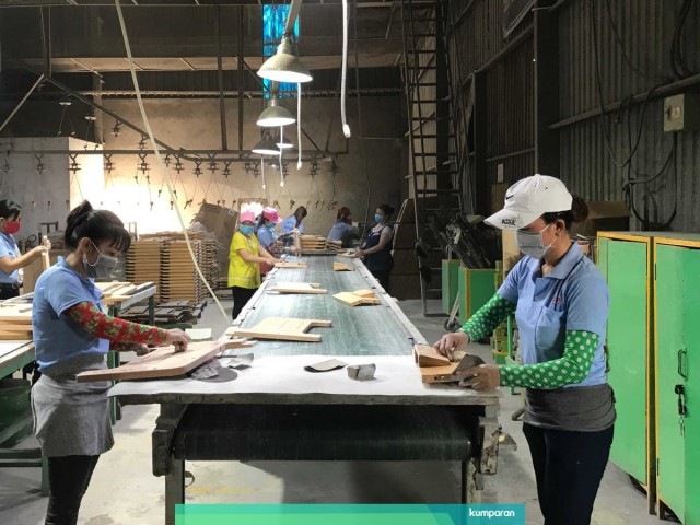 Ilustrasi, sektor industri menjadi salah satu potensi di wilayah Cirebon timur. (Kumparan)