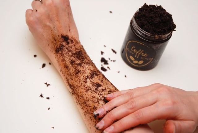 Cara memutihkan kulit, Foto: Dok. diybeautybase.com