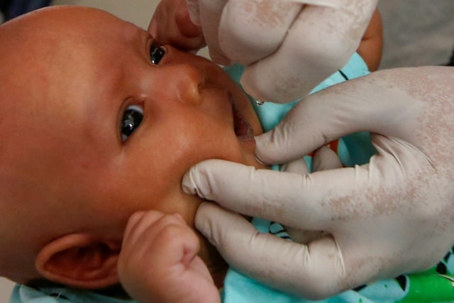 Ilustrasi bayi imunisasi rotavirus. Foto: Irwansyah Putra/ANTARA FOTO