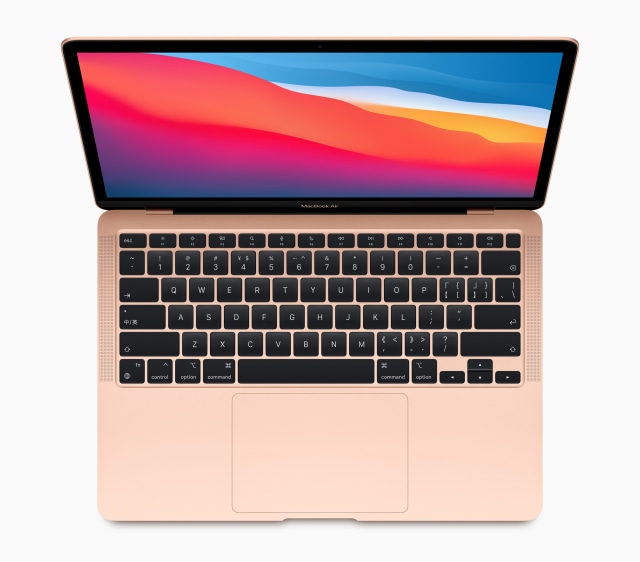 MacBook Air dengan prosesor M1. Foto: Apple
