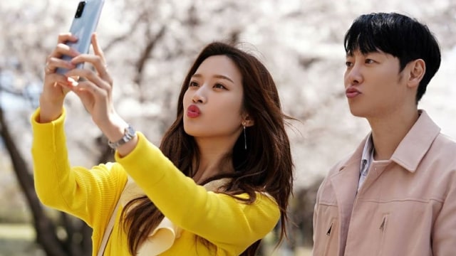 Kim Dong Wook dan Moon Ga Young (Find Me in Your Memory). Dok: keyeastofficial