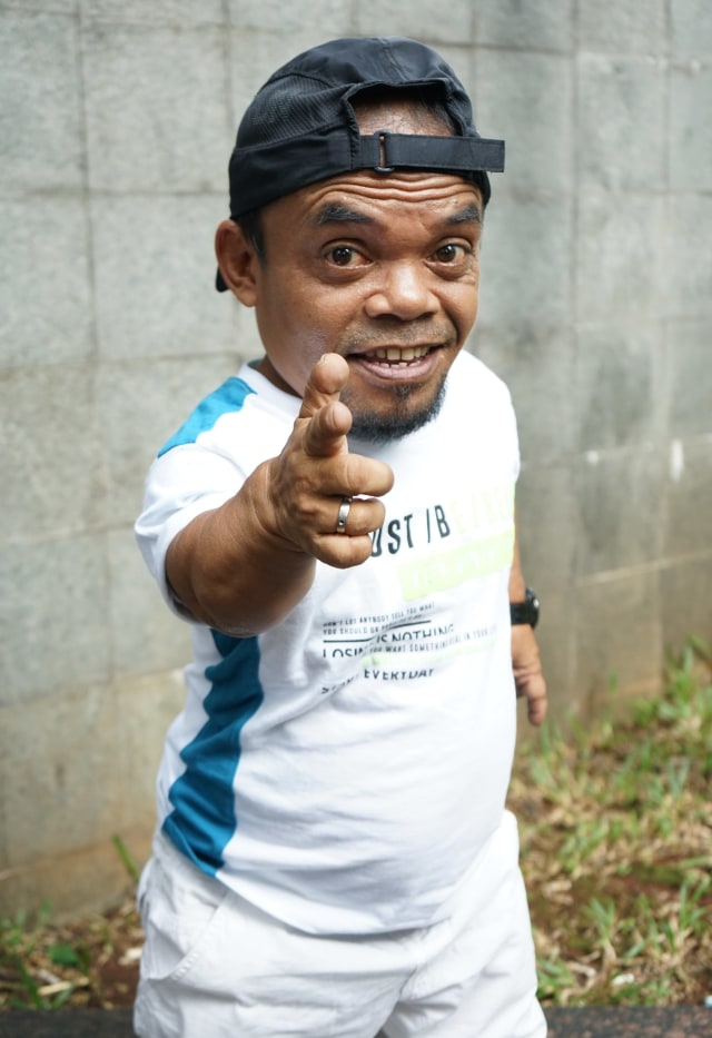 Artis komedi Ucok Baba saat ditemui dikawasan Tendean, Jakarta, Rabu, (11/11/2020). Foto: Ronny