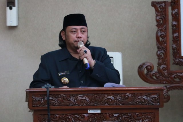 Wali Kota Tegal Dedy Yon Supriyono menyampaikan  jawaban atas pemandangan umum fraksi-fraksi DPRD setempat,  Kamis (12/11/2020).  