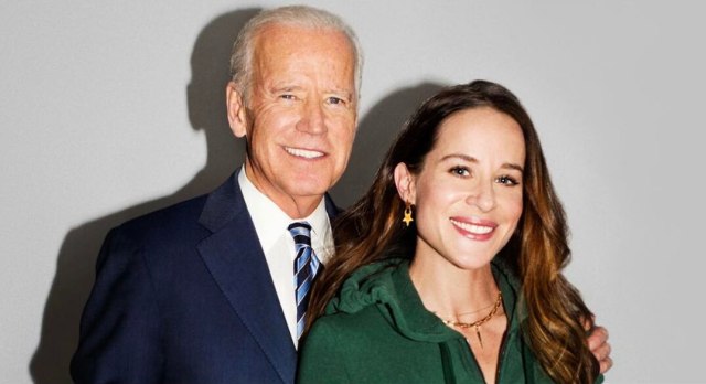 Joe Biden bersama anak bungsunya, Ashley Foto: @ashleybidenn
