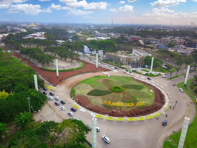Pembangunan berbagai infrastruktur di kawasan permukiman Grand Wisata oleh pengembang Sinarmas Land. Foto: Grand Wisata