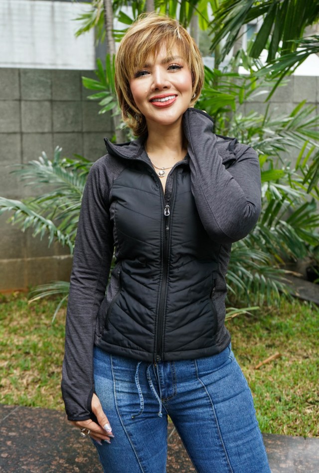 Artis Barbie Kumalasari di kawasan Tendean, Jakarta, Kamis, (13/11/2020). Foto: Ronny