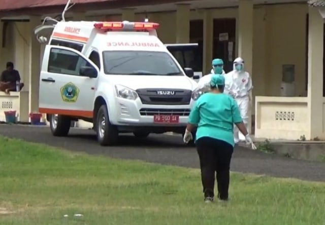 Tim medis yang bertugas di tempat karantina terpusat Gedung Diklat Kampung Salak, Kota Sorong, Papua Barat, foto : Istimewa