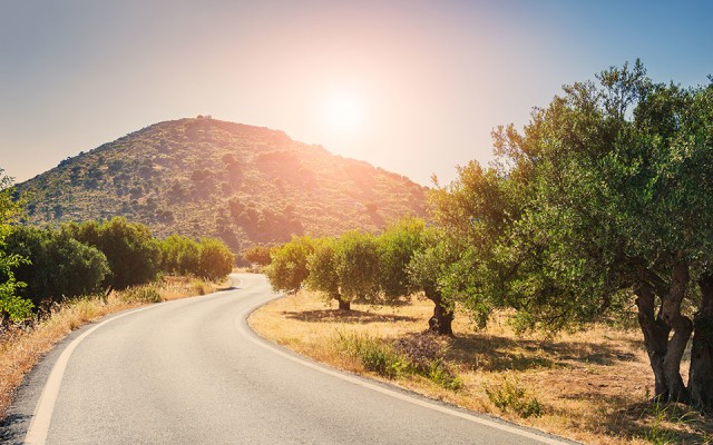 Road trip Peloponnese
foto diambil dari https://www.greece-is.com/road-trips-best-way-experience-greek-summer/