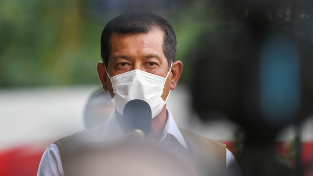 Ketua Satgas Penanganan COVID-19 sekaligus Kepala BNPB Letjen TNI Doni Monardo menghadiri konferensi pers di Rumah Sakit Darurat COVID-19 Wisma Atlet Kemayoran di Jakarta. Foto: Galih Pradipta/Antara Foto