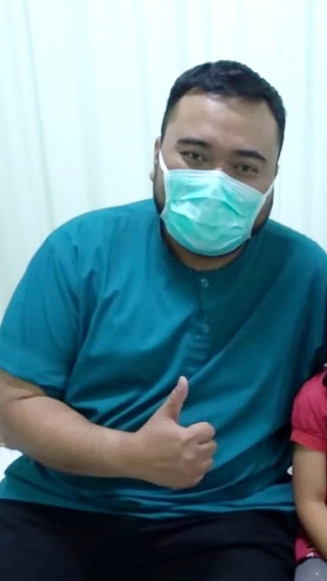 Fansuri Ikhsan, seorang tenaga kesehatan di Bandung yang pernah positif corona. Foto: Dok. Fansuri Ikshan
