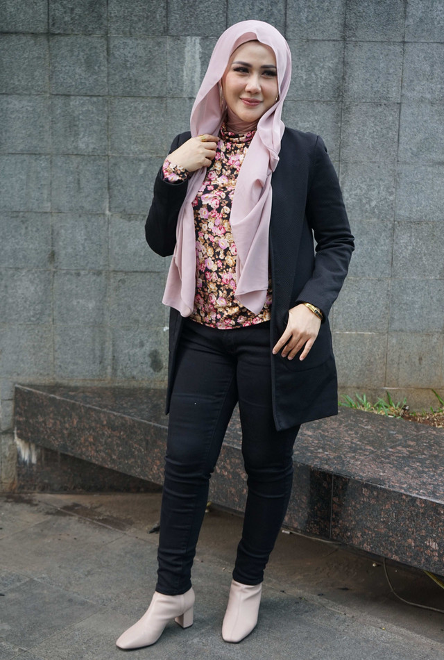 Rey Utami saat ditemui dikawasan Tendean, Jakarta, Senin, (16/11). Foto: Ronny
