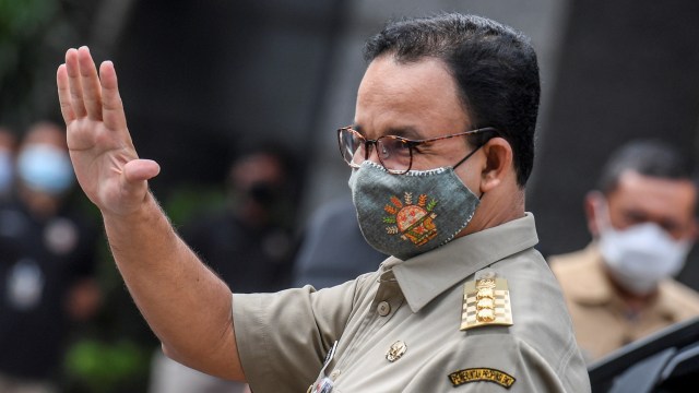 Gubernur DKI Jakarta Anies Baswedan tiba di Mapolda Metro Jaya, Jakarta, Selasa (17/11).  Foto: Hafidz Mubarak A/ANTARA FOTO