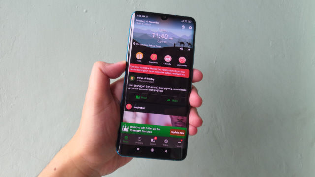 Ilustrasi aplikasi Muslim Pro. Foto: Bianda Ludwianto/kumparan