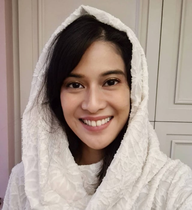 Lebaran ala Dian Sastrowardoyo saat pandemi. Foto: Instagram / @therealdisastr
