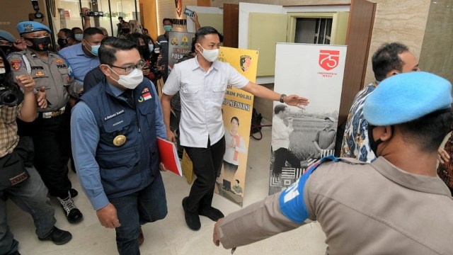 Gubernur Jabar Ridwan Kamil tiba di Gedung Bareskrim Polri, Jakarta Selatan, Jumat (20/11).  Foto: Humas Pemprov Jawa Barat