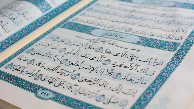 Al-Qur'an. Foto: Unsplash.com/adliwahid