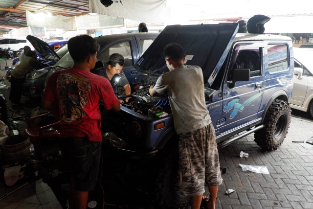 Ari Motor, bengkel spesialis Suzuki di pinggiran Jakarta. Foto: Aditya Pratama Niagara/kumparan
