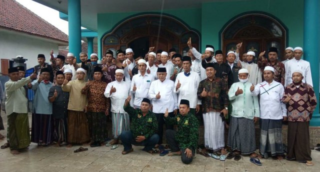 Keluarga Besar Alumni Pondok Pesantren Raudlatul Ulum 1. Foto: Sanusi Center