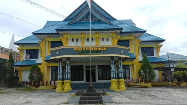 Kantor Dinas Pertanian Kabupaten Poso tampak sepi, setelah salah satu pejabat dinas terkait terkonfirmasi positif Corona. Foto: Deddy/PaluPoso