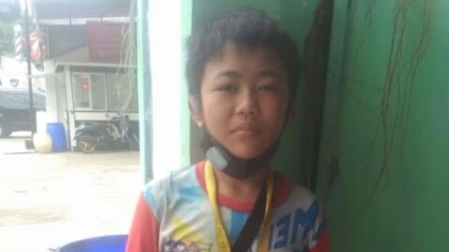 Bocah 11 tahun di Jaktim jadi tukang parkir karena ayahnya meninggal. Foto: Facebook/Rachyantobojez