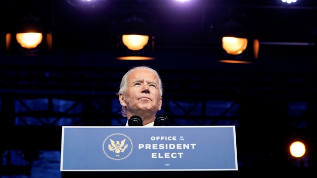 Presiden terpilih Joe Biden saat umumkan calon kabinetnya di markas transisi di Queen Theatre di Wilmington, Delaware, Amerika Serikat. Foto: Joshua Roberts/Reuters