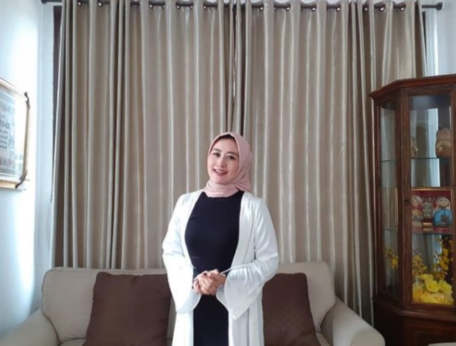 Sosok Iis Rosita Dewi. Foto: Instagram.com/iisedhyprabowo
