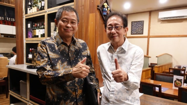 Komisaris Independen, Ignasius Jonan, dan Direktur Sido Muncul, Irwan Hidayat, berfoto bersama. Foto: Dok. Irwan Hidayat