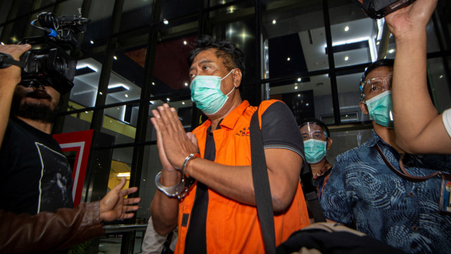 Direktur PT Dua Putra Perkasa (DPP) Suharjito usai menjalani pemeriksaan terkait kasus dugaan korupsi ekspor benih lobster di Gedung KPK, Jakarta, Kamis (26/11). Foto: ANTARA FOTO/Aditya Pradana Putra