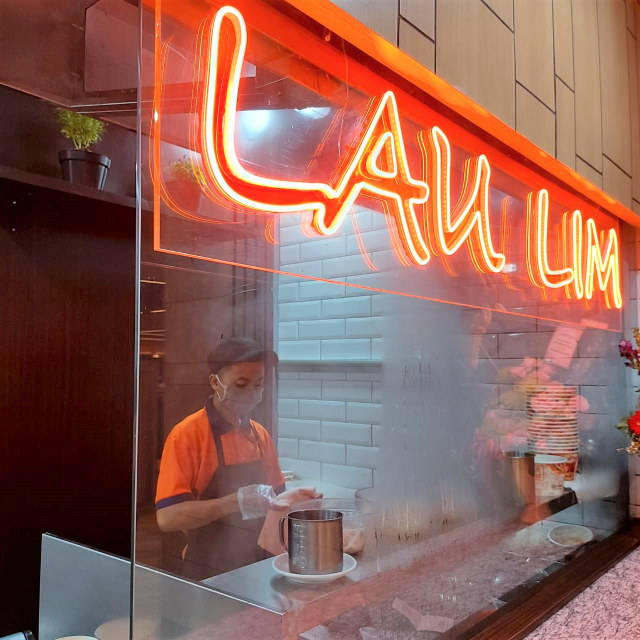 Kedai mi Lau Lim Mee Pok di Ashta District 8, SCBD Foto: Azalia Amadea/Kumparan