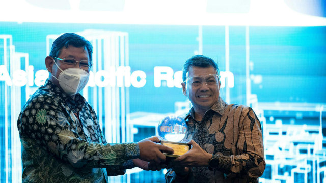 Penganugerahan Indonesia Industry 4.0 Readiness Index (INDI 4.0)  yang diberikan oleh Kementerian Perindustrian kepada sia Pacific Rayon (APR). 