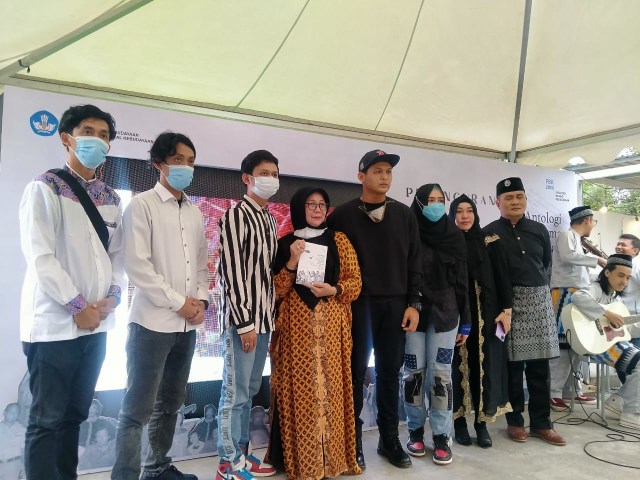 Peluncuran buku 'Antologi Drama Kesenian Tradisi Mendu'. Foto: Lydia Salsabilla/Hi!Pontianak