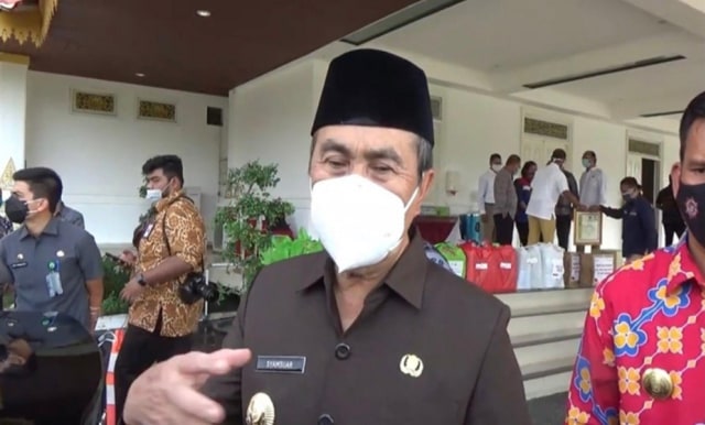 GUBERNUR Riau, Syamsuar.
