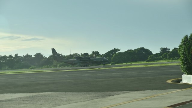 TNI berangkatkan pasukan khusus untuk memburu kelompok Teroris Mujahidin Indonesia Timur (MIT) menggunakan Pesawat TNI AU dari Halim Perdanakusuma, Jakarta Timur, Selasa (1/12). Foto: Puspen TNI