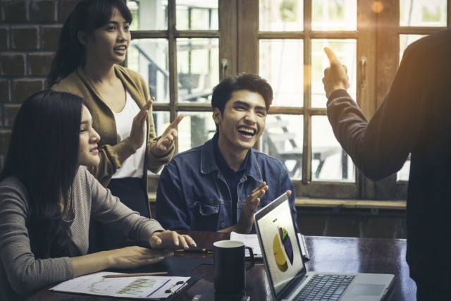 Ilustrasi memberikan feedback positif. Foto: shutterstock