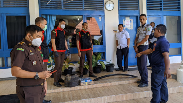Kejari Sabang Geledah Dinas Perhubungan Terkait Kasus Dugaan Korupsi BBM. Foto: Zuhri Noviandi/kumparan