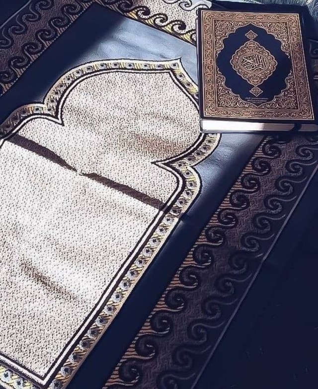 Membaca Alquran Foto: Pinterest