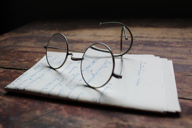 Ilustrasi Kalimat. Foto: Unsplash.