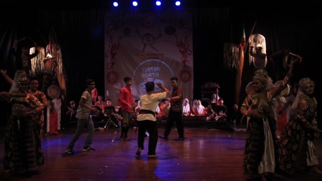 Pementasan "Cacahan" Teater Agata SMA Negeri 2 Pandeglang dalam Festival Longser ke-6, Se-Jawa Barat dan Banten, 2017.