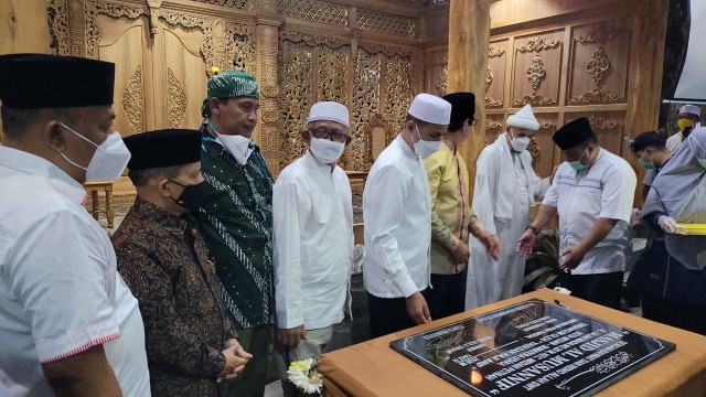 Owner Wong Solo Group telah meresmikan pembangunan Masjid Al Musannif atas nazar H. Hanif Shah yang ingin mendirikan 100 masjid dalam rangka Fastabiqul Khairat