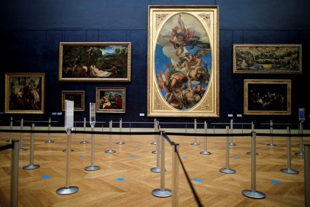 Museum Louvre di Paris kembali ditutup selama lockdown. Foto: REUTERS/Benoit Tessier