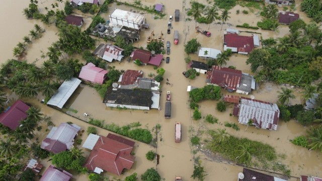 Kondisi banjir di kawasan Lhoksukon, Aceh Utara. Foto: Dok. Laung/TNI