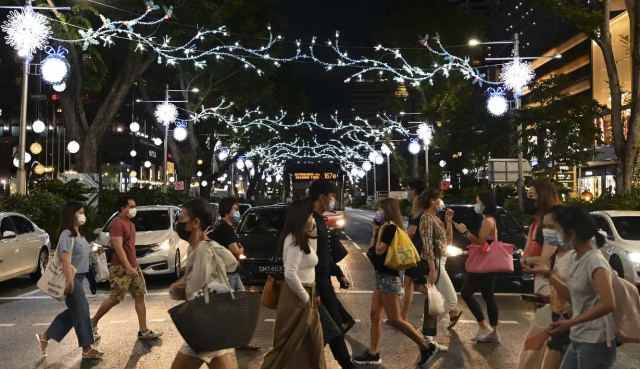 Suasana jalan Orchard Road, Singapura. Foto: AFP/Roslan Rahman