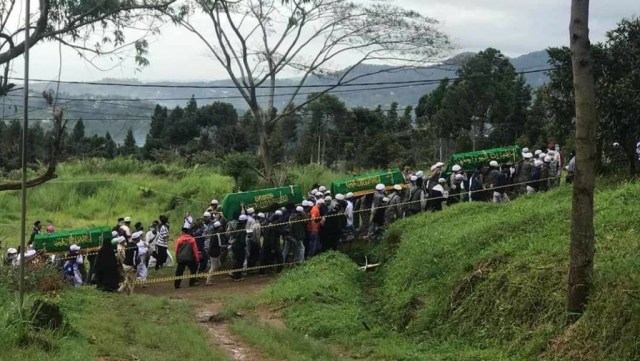 Suasana pemakaman pengawal Rizieq Syihab. Foto: Dok. Istimewa