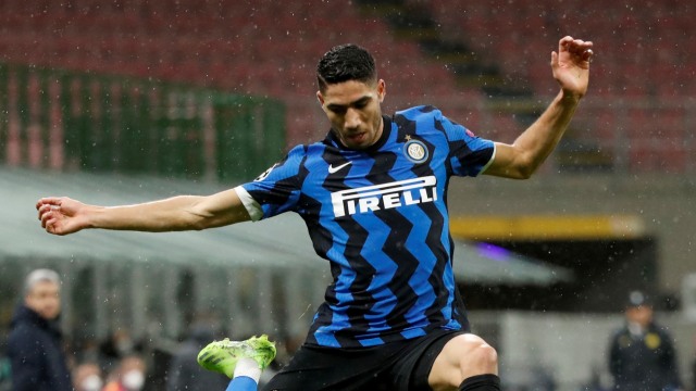 Pemain Inter Milan Achraf Hakimi pada pertandingan Liga Champions melawan Shakhtar Donetsk di Stadion San Siro, Milan, Italia, Kamis (10/12). Foto: Alessandro Garofalo/REUTERS