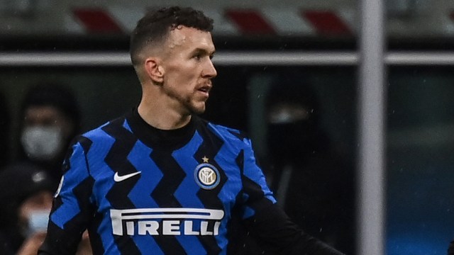 Pemain Inter Milan Ivan Perisic pada pertandingan Liga Champions melawan Shakhtar Donetsk di Stadion San Siro, Milan, Italia, Kamis (10/12). Foto: Marco BERTORELLO/AFP